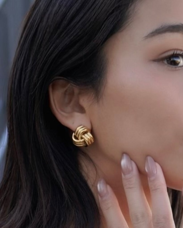 Knit Pierce