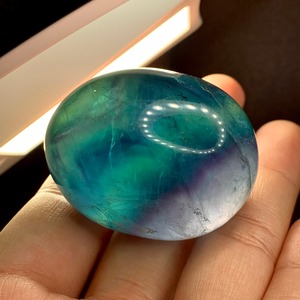 148.可愛いグラデーションフローライトたまご