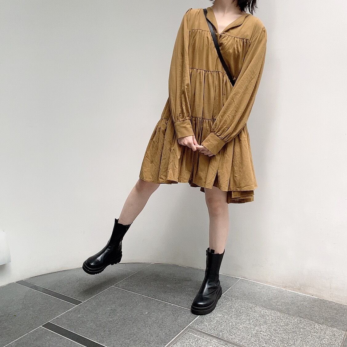 Pleats mini dress/ Beige(10月上旬頃発送予定)