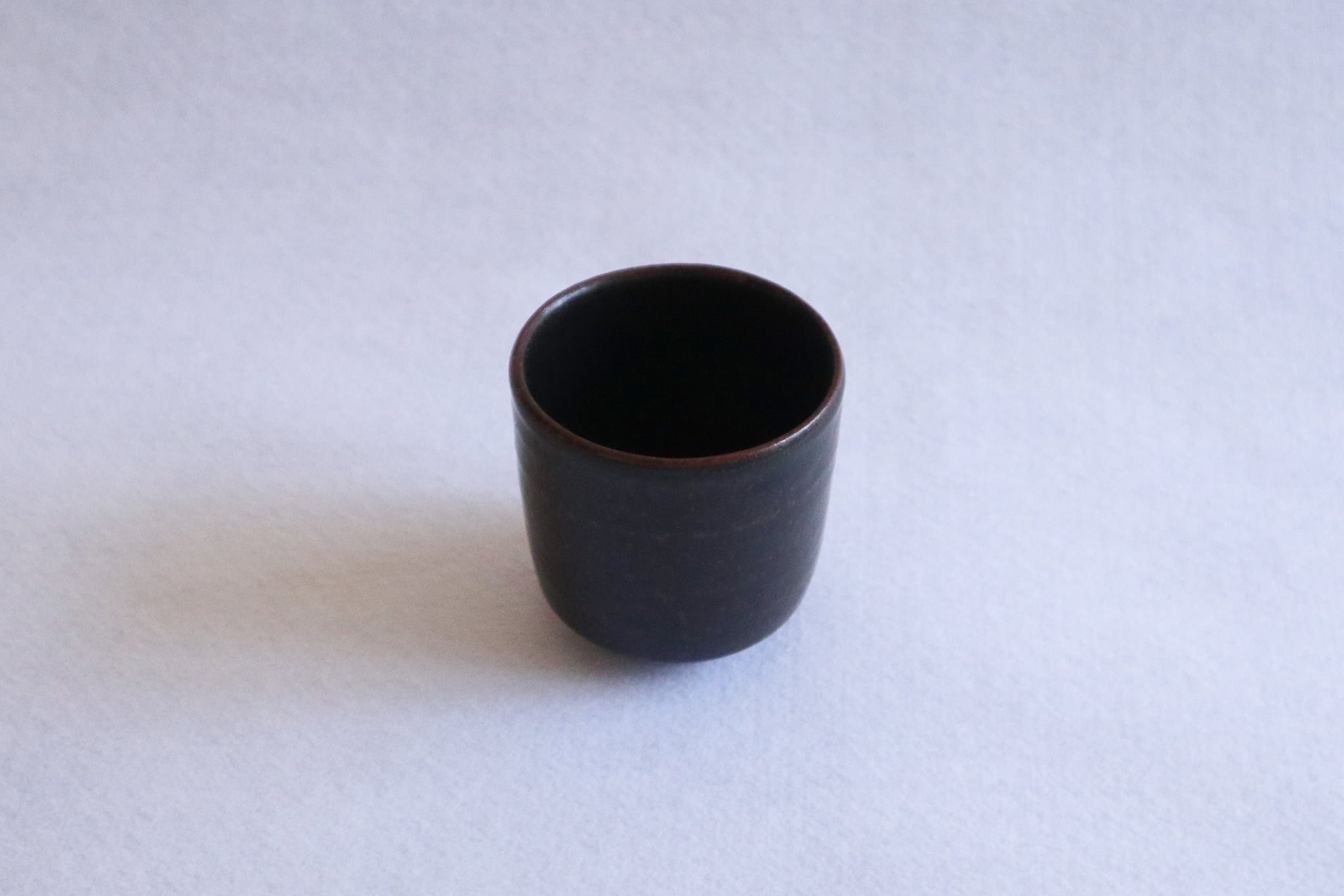 □光藤佐 ： 黒釉湯のみ | 器の店・沈丁花