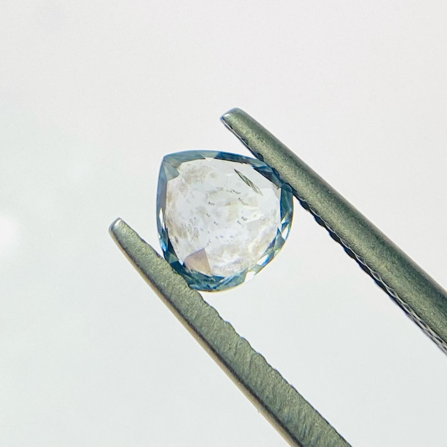 水面にキラキラ サンストーンアクアマリン2