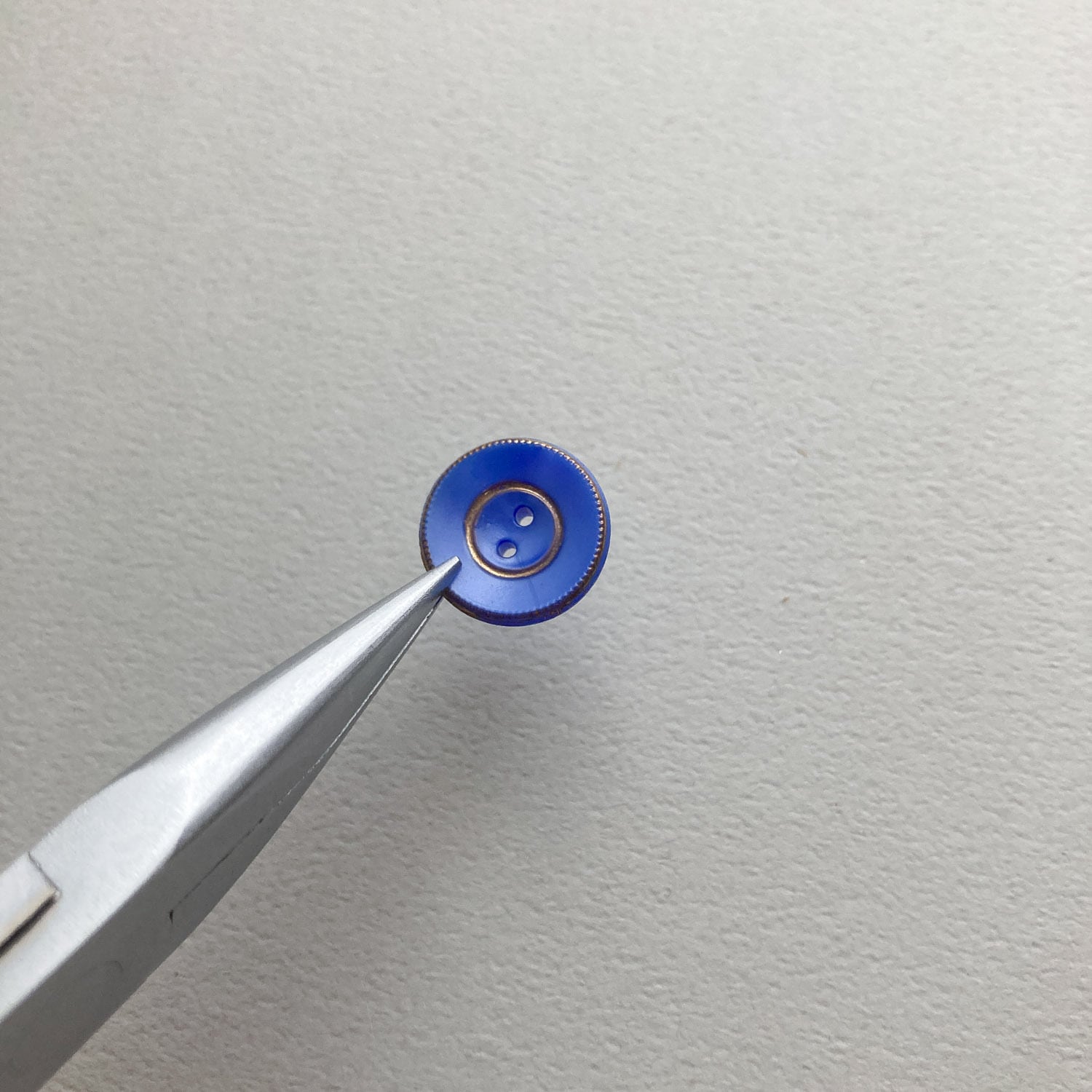 再入荷〉ドイツヴィンテージ 2穴青ガラスボタン（13mm） | Dua