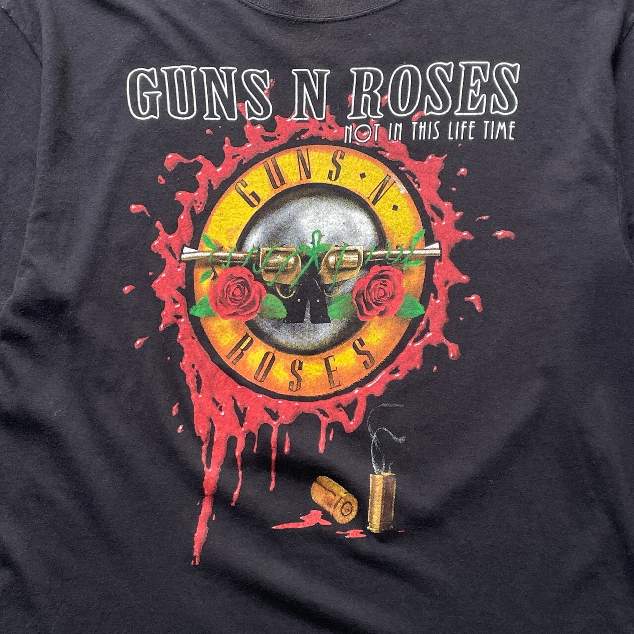 GUNS N