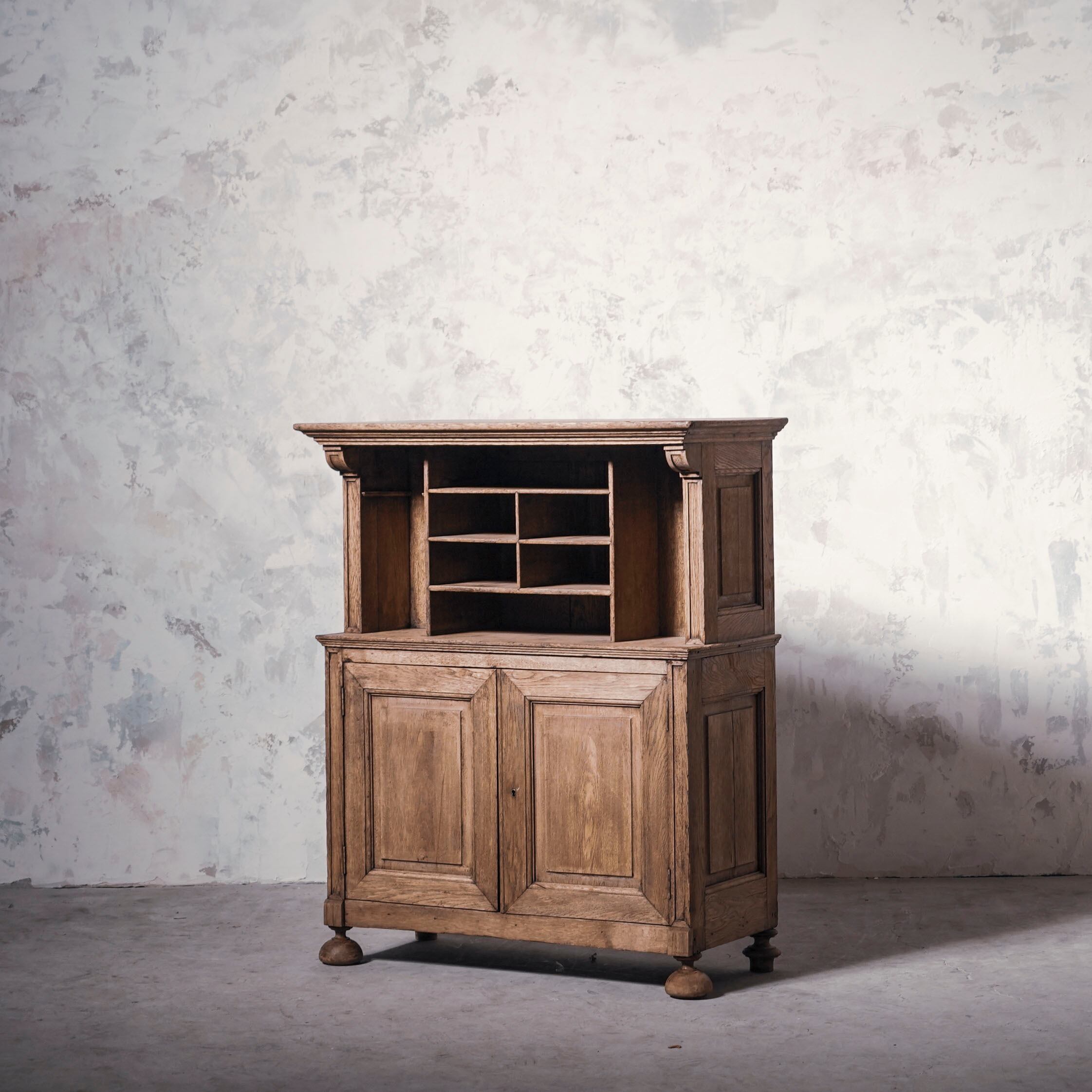キャビネット/シェルフ付きキャビネット/フレンチサイドボード/リビング収納/1880年代/オーク材