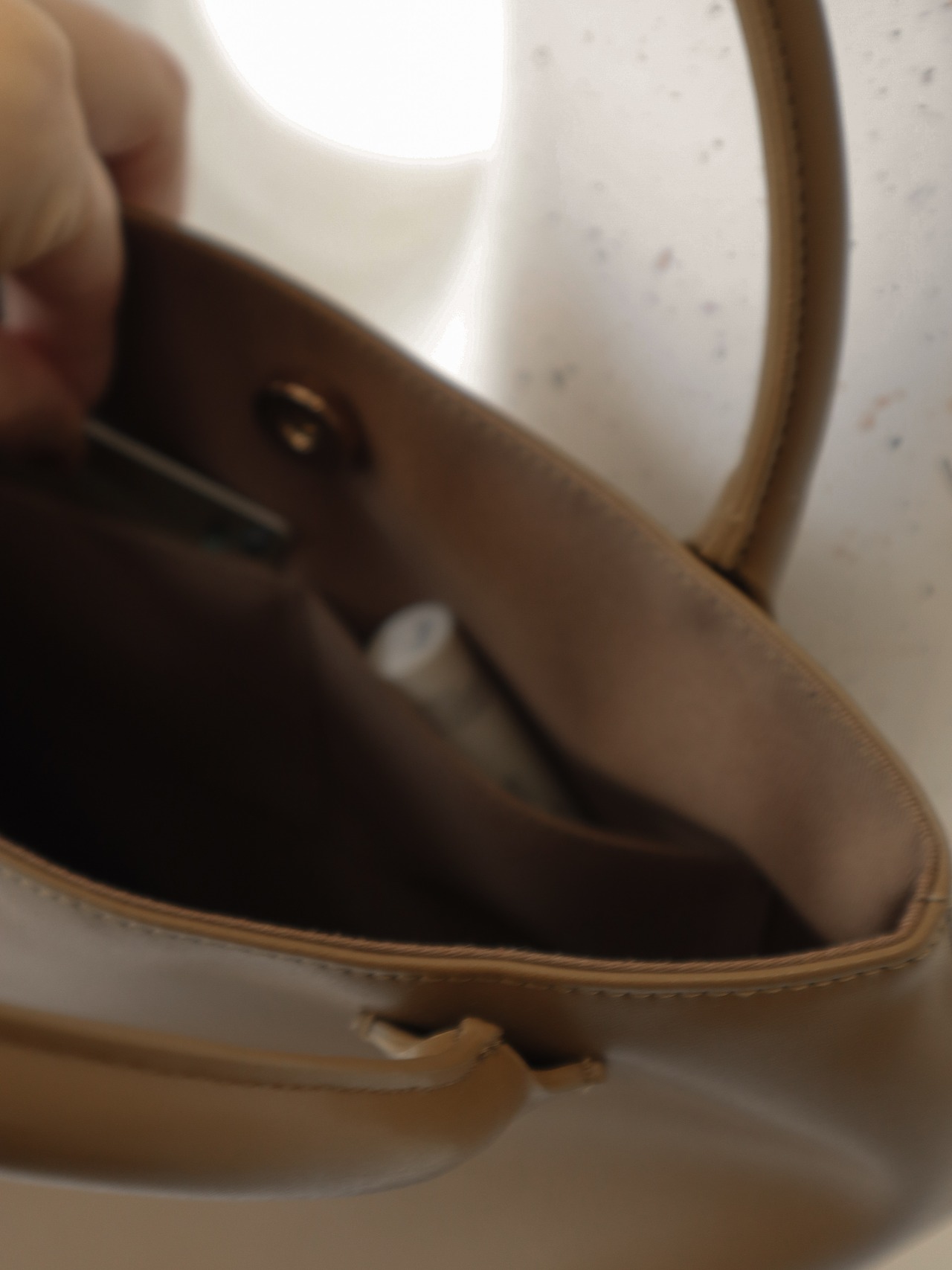 distorted tote - 13