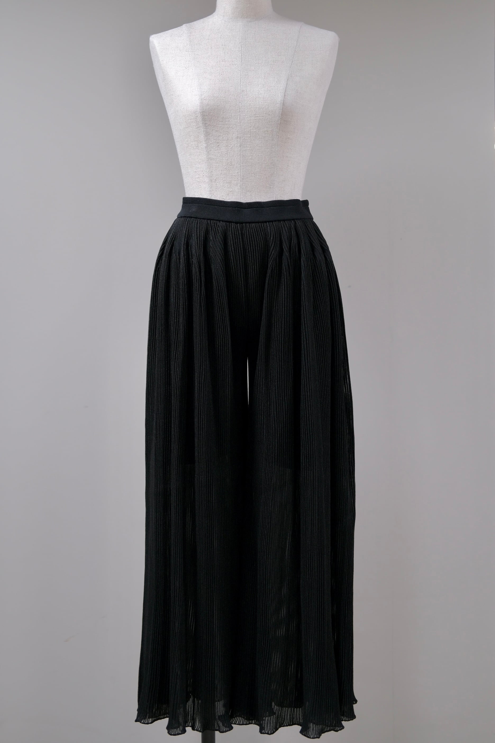 新品 CFCL HYPHA LUCENT WIDE PANTS 1 ブラック 新品 CFCL HYPHA LUCENT WIDE PANTS 1 ブラック