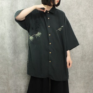 和 Leaf motif shadow stripe design shirt