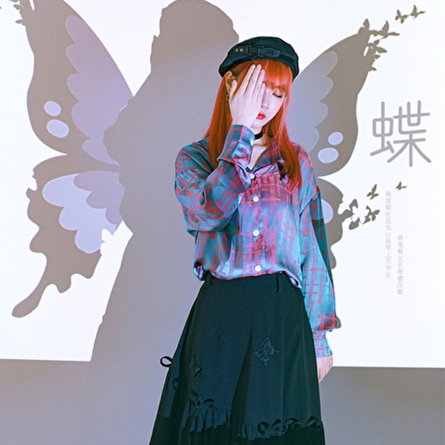 With U 古怪舍 オリジナル ブラウス butterfly シルキー 光沢 病み可愛い ゴスロリ  10代 20代 ゴスロリ服 病み服