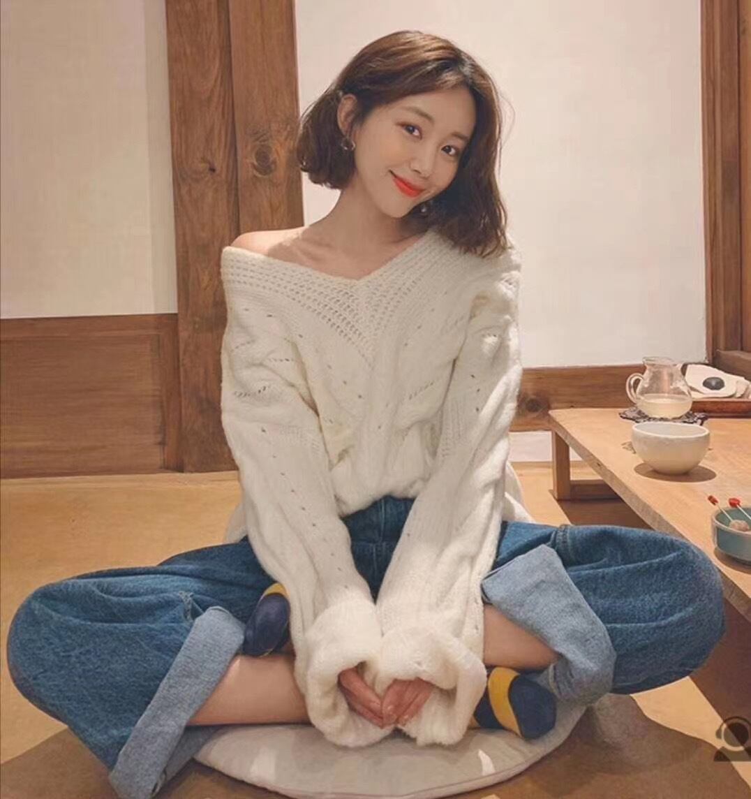 Vネックケーブル編みニットAJ1079−C02