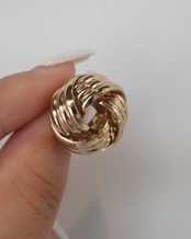 complex knot pierce