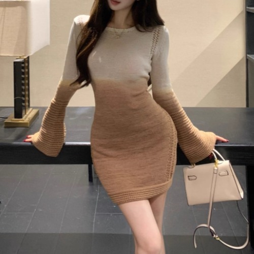 ベルスリーブグラデーションニットワンピ ・12261