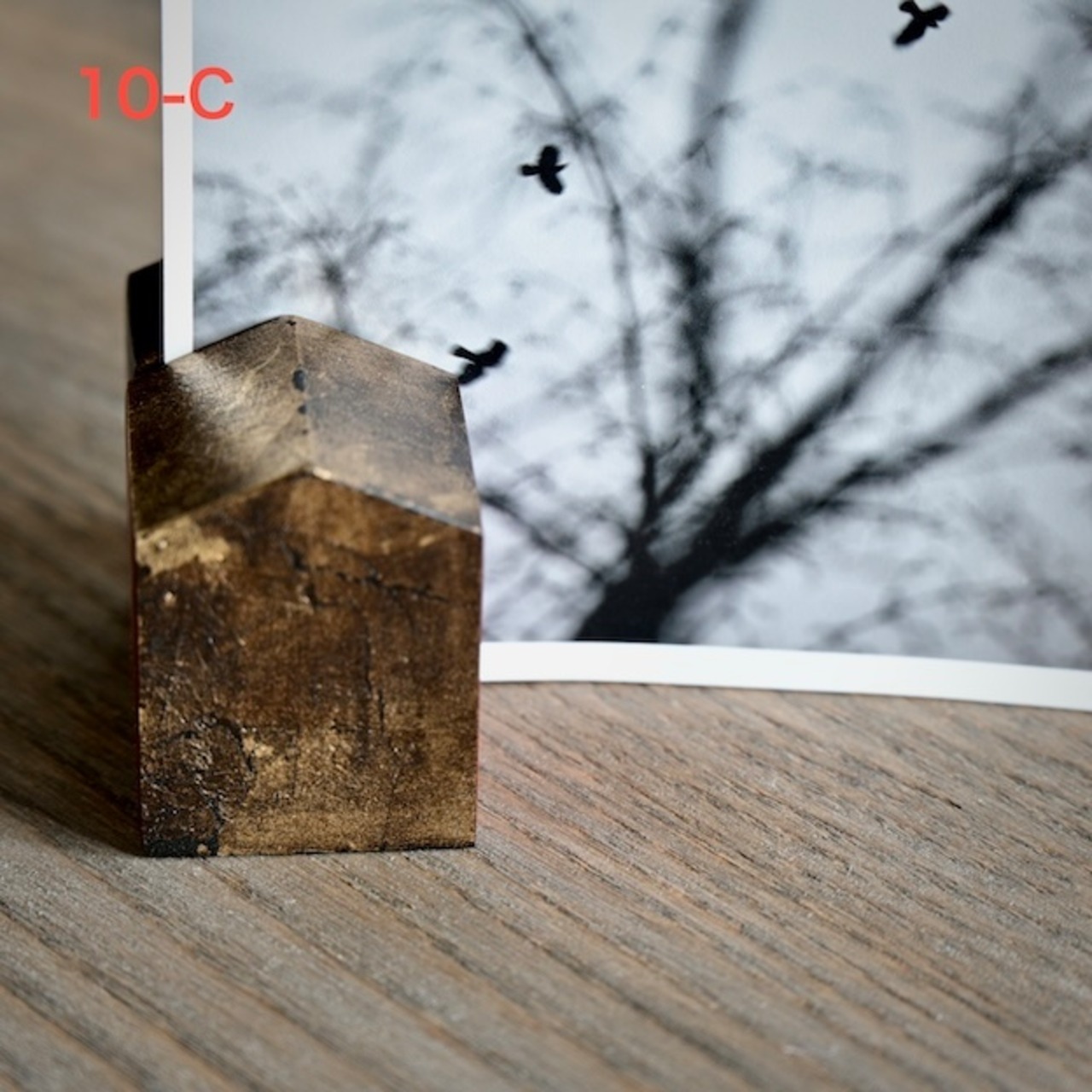 【能登地震義援作品】藤野征一郎 能登ひば木地 Photo Stand “SHITAMI” 板壁から能登を想う Vol.2 M