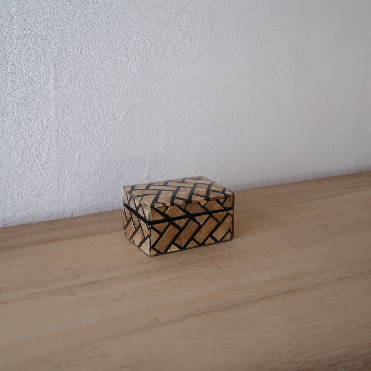 シェルとアクリルのケース