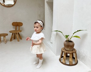 【Bebe nine】ふわふわフリルスカート付きブルマ ライトベージュ 70〜80cm 240412