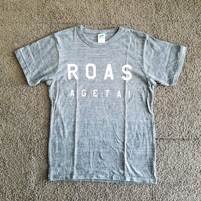 "ROAS AGETAI" グレーTシャツ【白プリント】