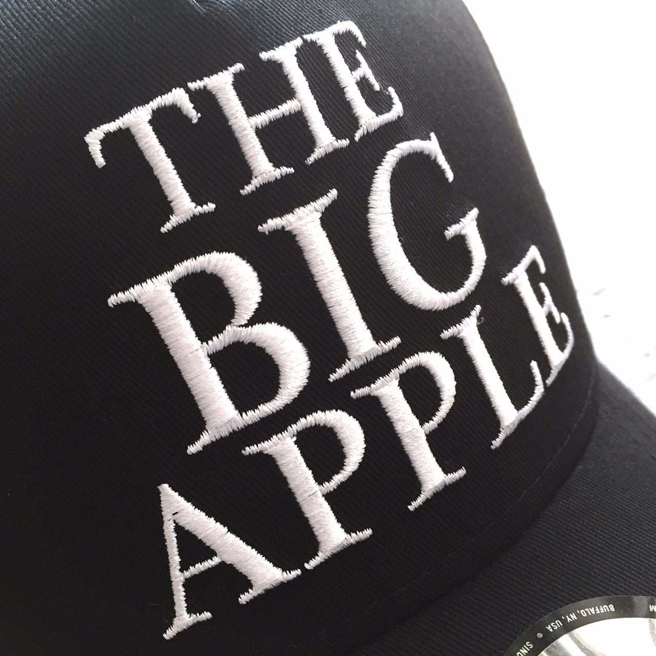 Supreme NewEra Big Apple ベースボールキャップ ｷｬｯﾌﾟ＜ﾆｭｰｴﾗ NEWERA 9FORTY／ザ・ビッグアップル／ﾌﾞﾗｯｸ | アパレル
