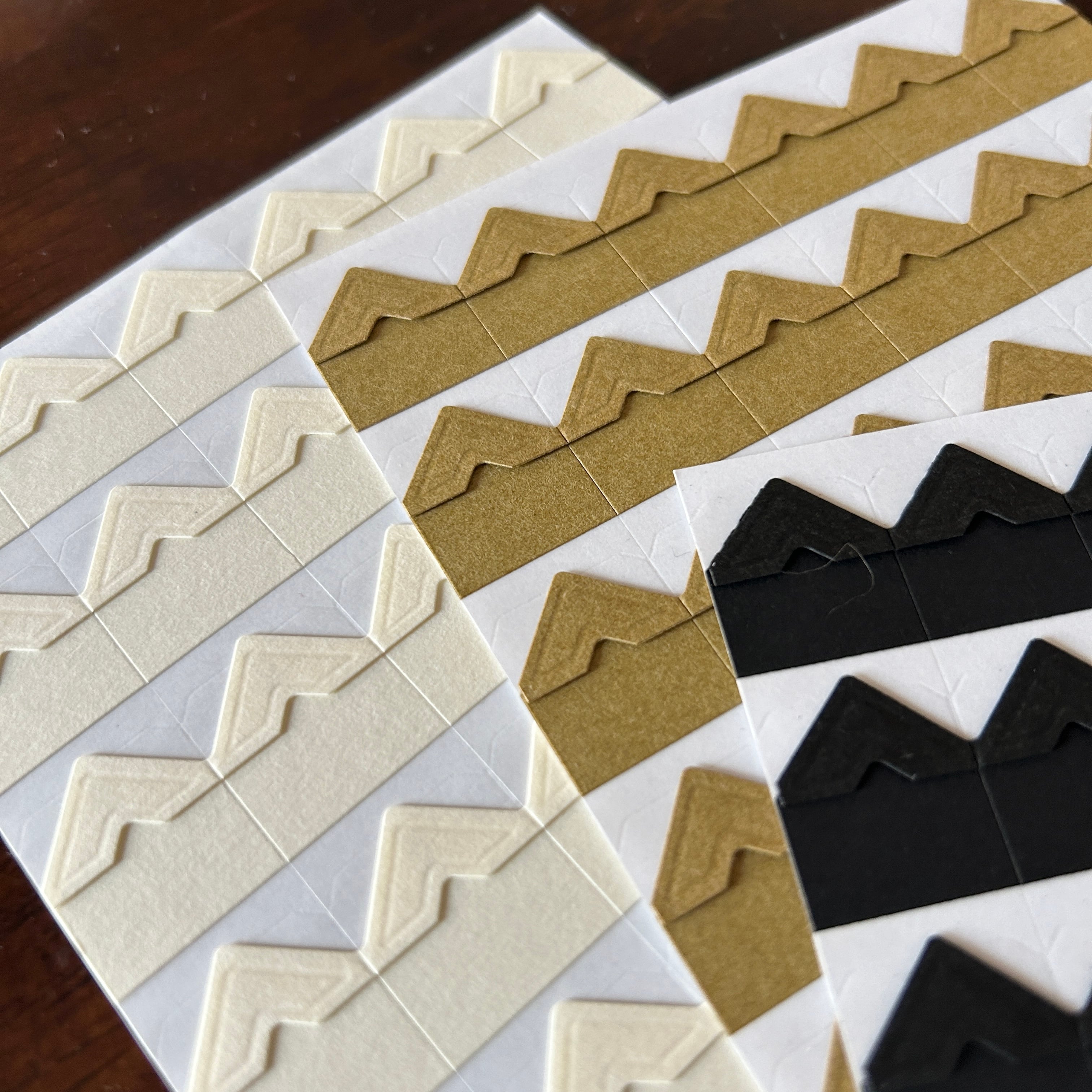 タイル・コーナー（フォトコーナー）/ Tile Corners (Photo Corners