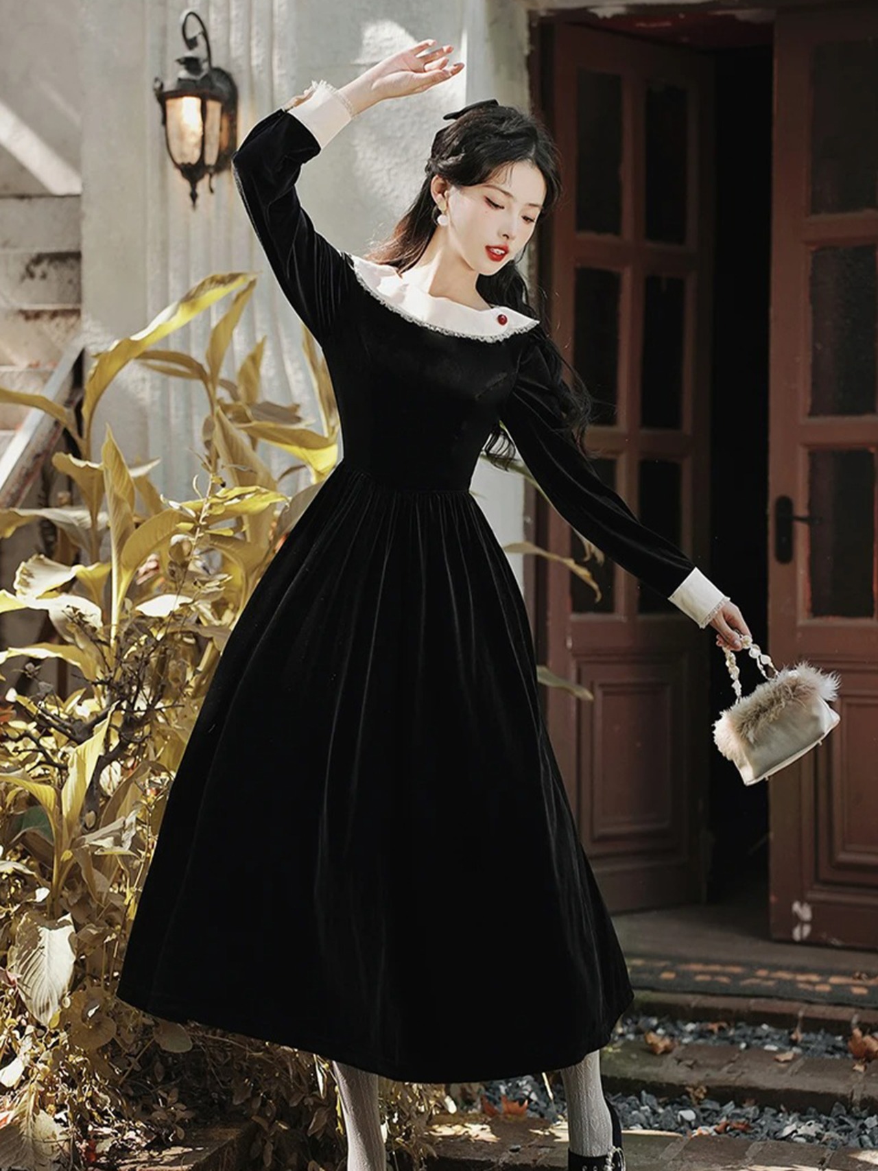 【0102】Retro Black Velvet Long Sleeve Dress