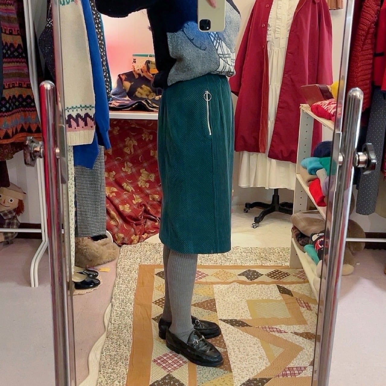 green corduroy semi tight skirt