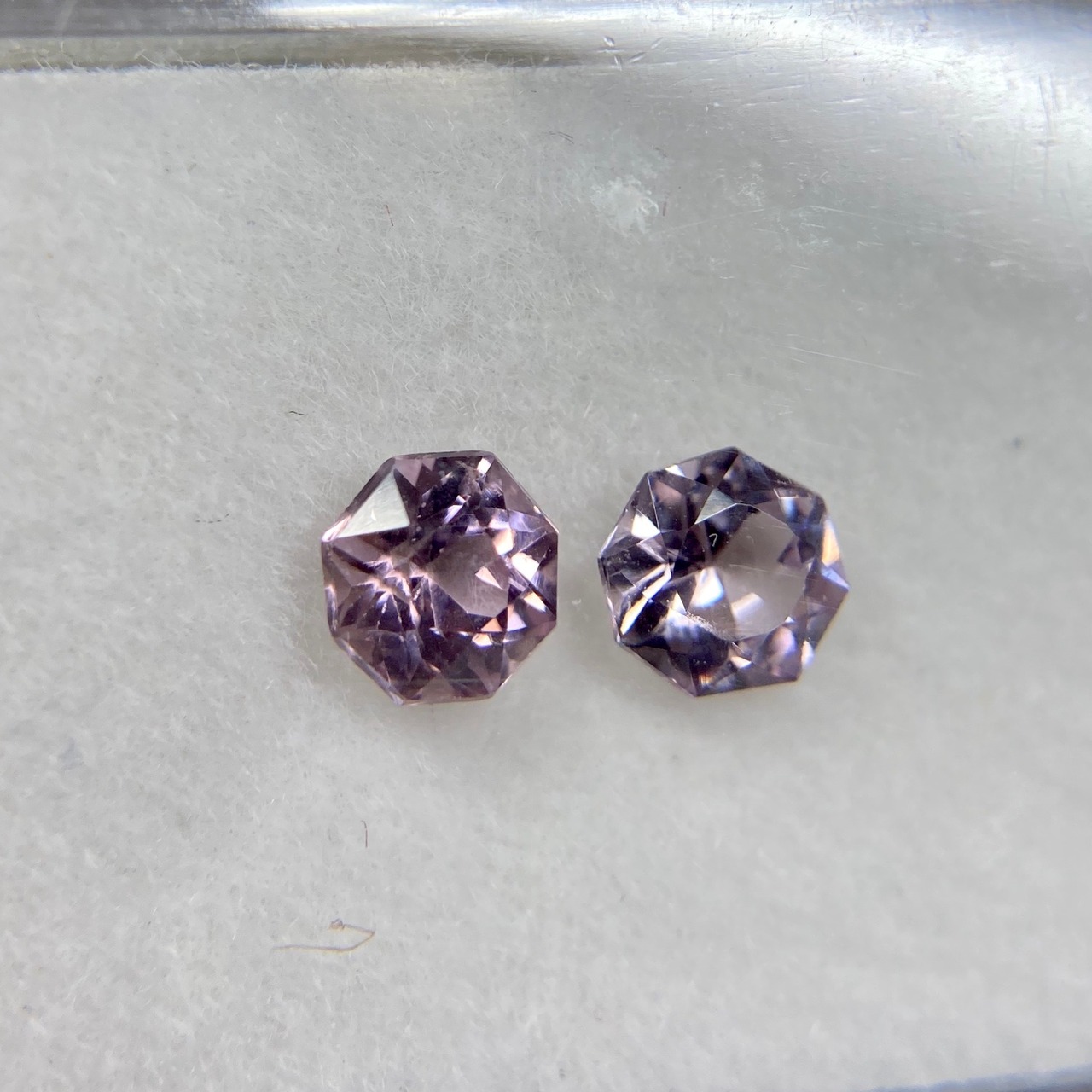 お花みたいなスピネル 約4.5mm-5.0mm 2点セット No.10