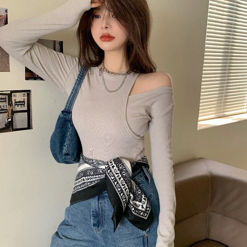 フェイクツーピースタイトフィットオフショルダーハンギングネック長袖Tシャツレディース2020年秋新作センスインナーベースシャツ ブラックストロベリース57681838869