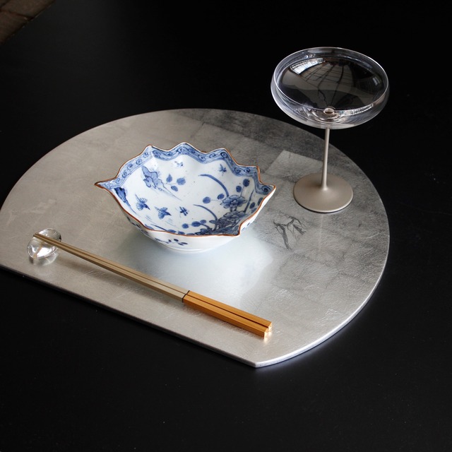 銀箔　半月トレー（裏/黒乾漆）