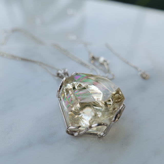 【 豊かさを呼び覚ます、成功と繁栄のコード 】シトリン レインボー入ペンダント G4_3