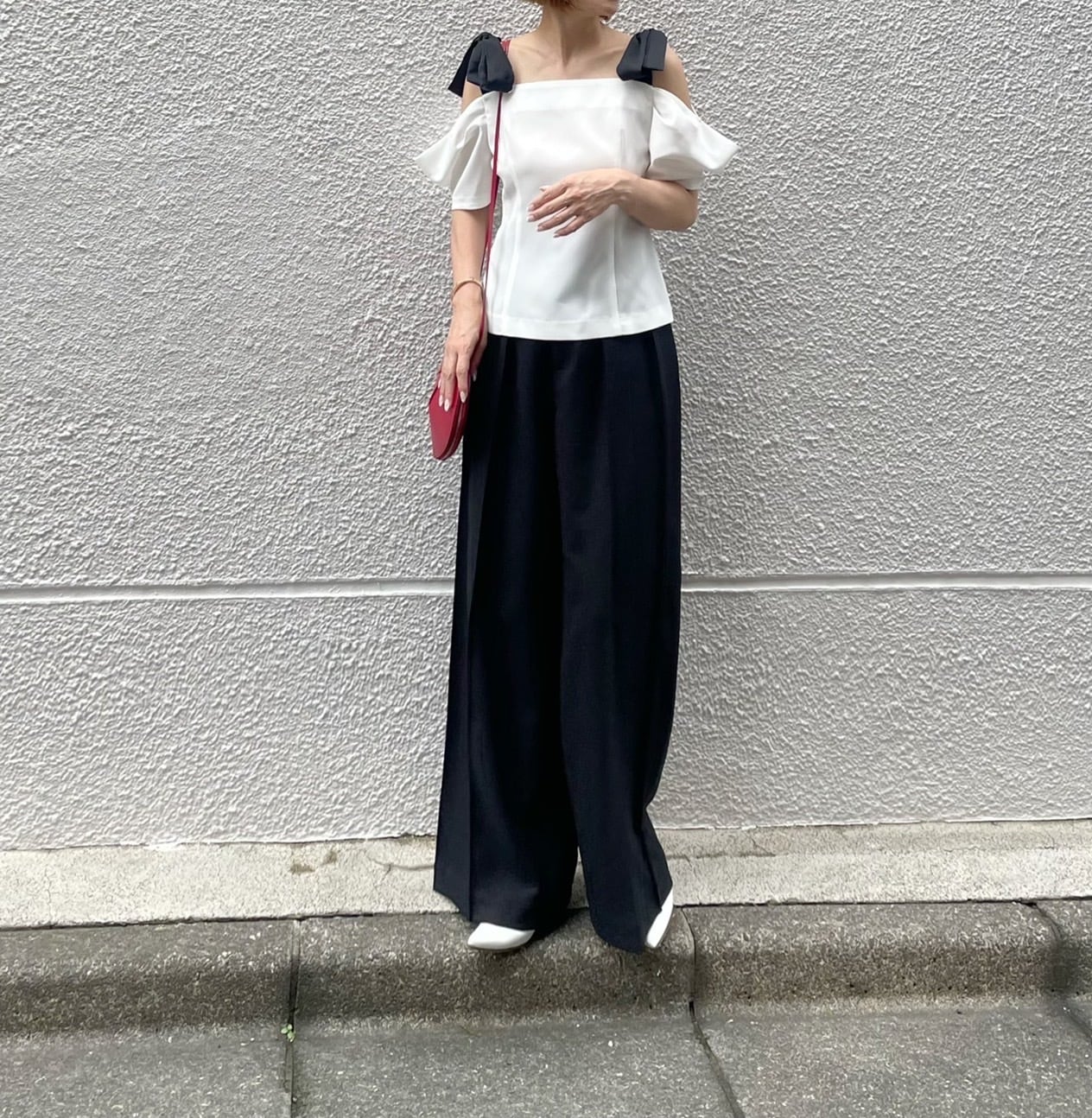 ハイウエストタックワイドパンツ Lara ブラック | Cygne 