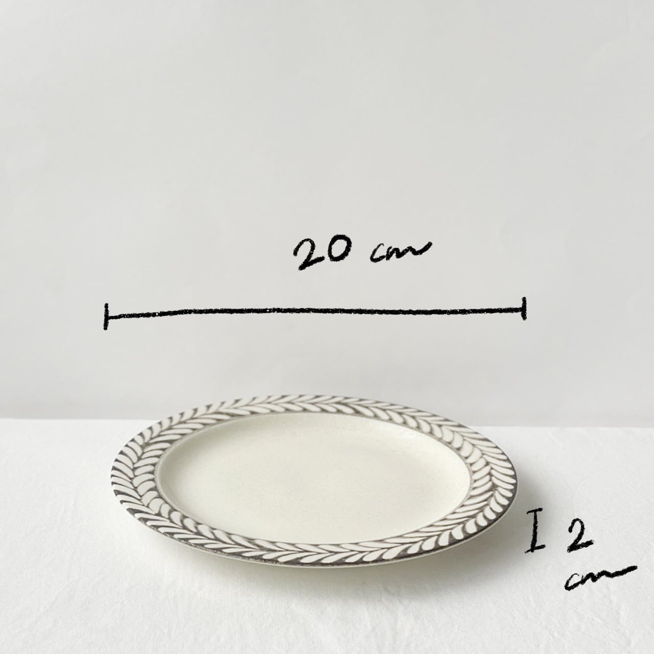 ブロウアイボリー プレート【20cm】 | Kamani | 多治見で営む 美濃焼器