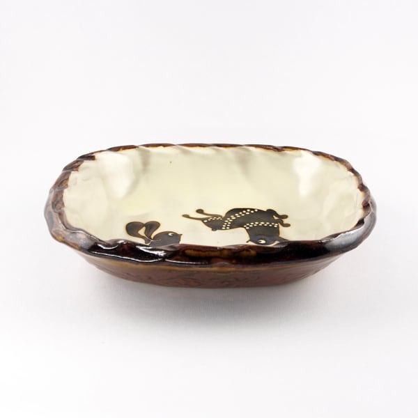 小島鉄平 スリップウェア 角鉢 うさぎ 白 | PENCIL ONLINE SHOP