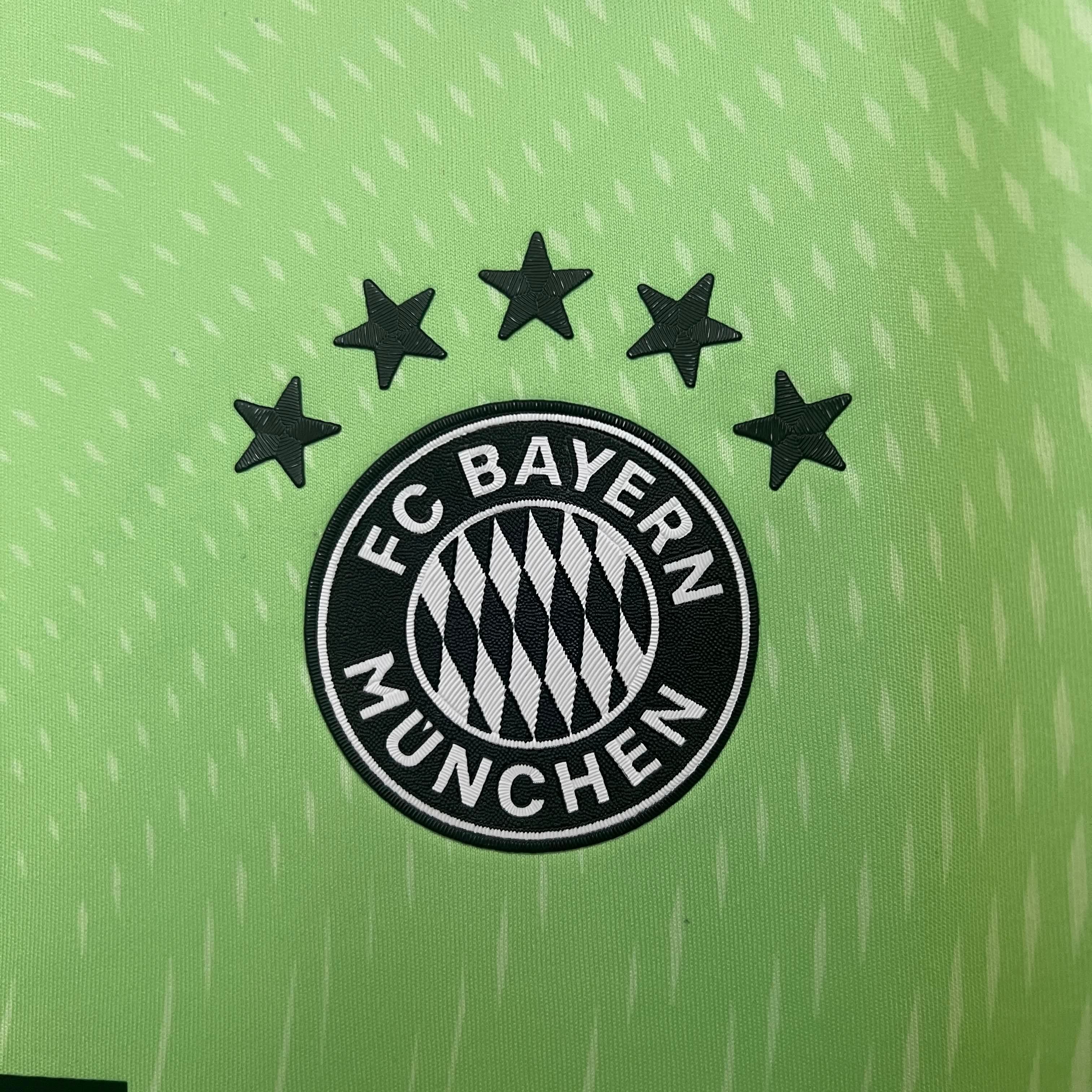 25-26 Bayern Munich Goalkeeper Green Jersey バイエルン ミュンヘン