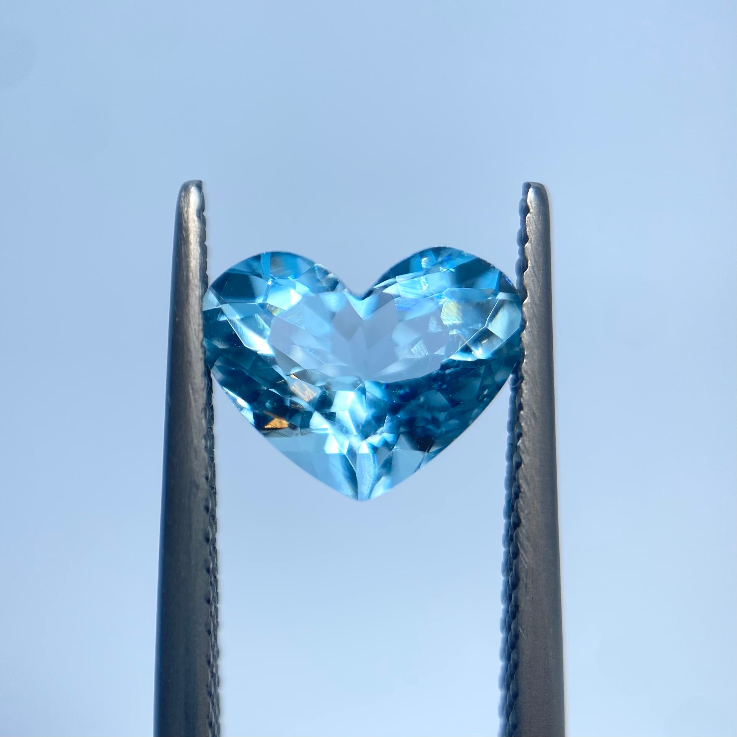 みずみずしいアクアマリンハートシェイプ | FER