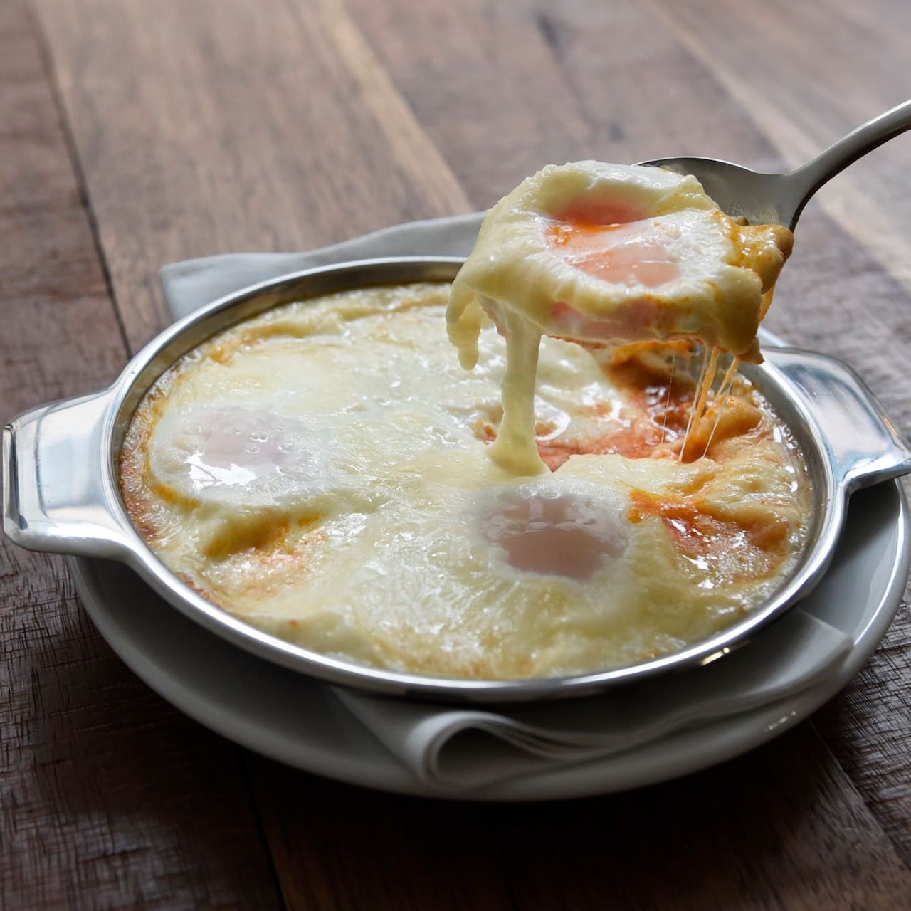 モッタ ラウンドディッシュ ハンドル付き