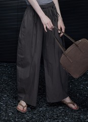 カフェブラウン ゆったりカジュアルパンツ