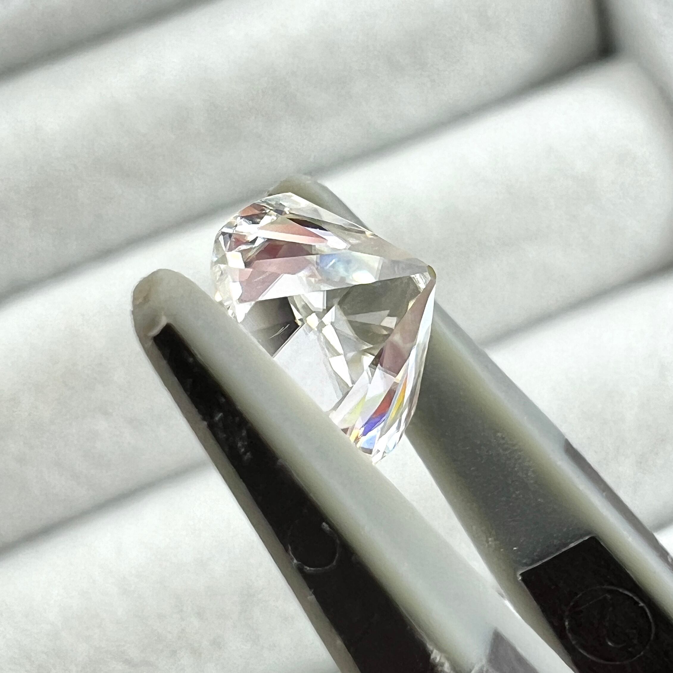 セール モアッサナイト オールドマインカット ルース ダイヤモンド