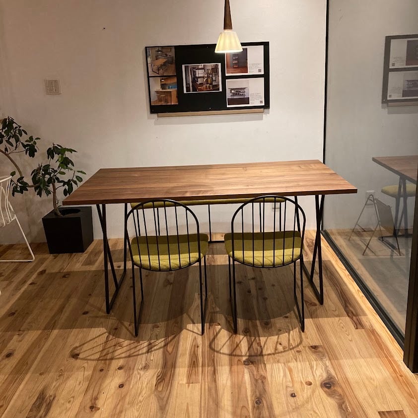 元ホテルの無垢テーブル 元ホテルの無垢テーブル