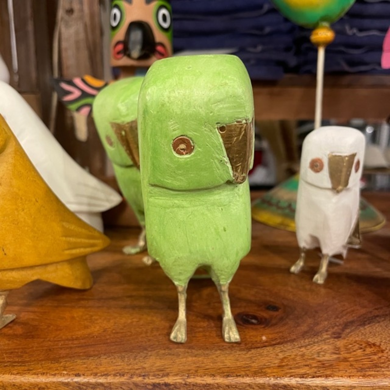 India mango wood owl objet large 3color / インド マンゴーウッド ふくろう オブジェ Lサイズ 全3色 フクロウ 梟 置物 ハンドメイド ナチュラル 天然木 かわいい 動物モチーフ プレゼント ギフト インテリア 雑貨