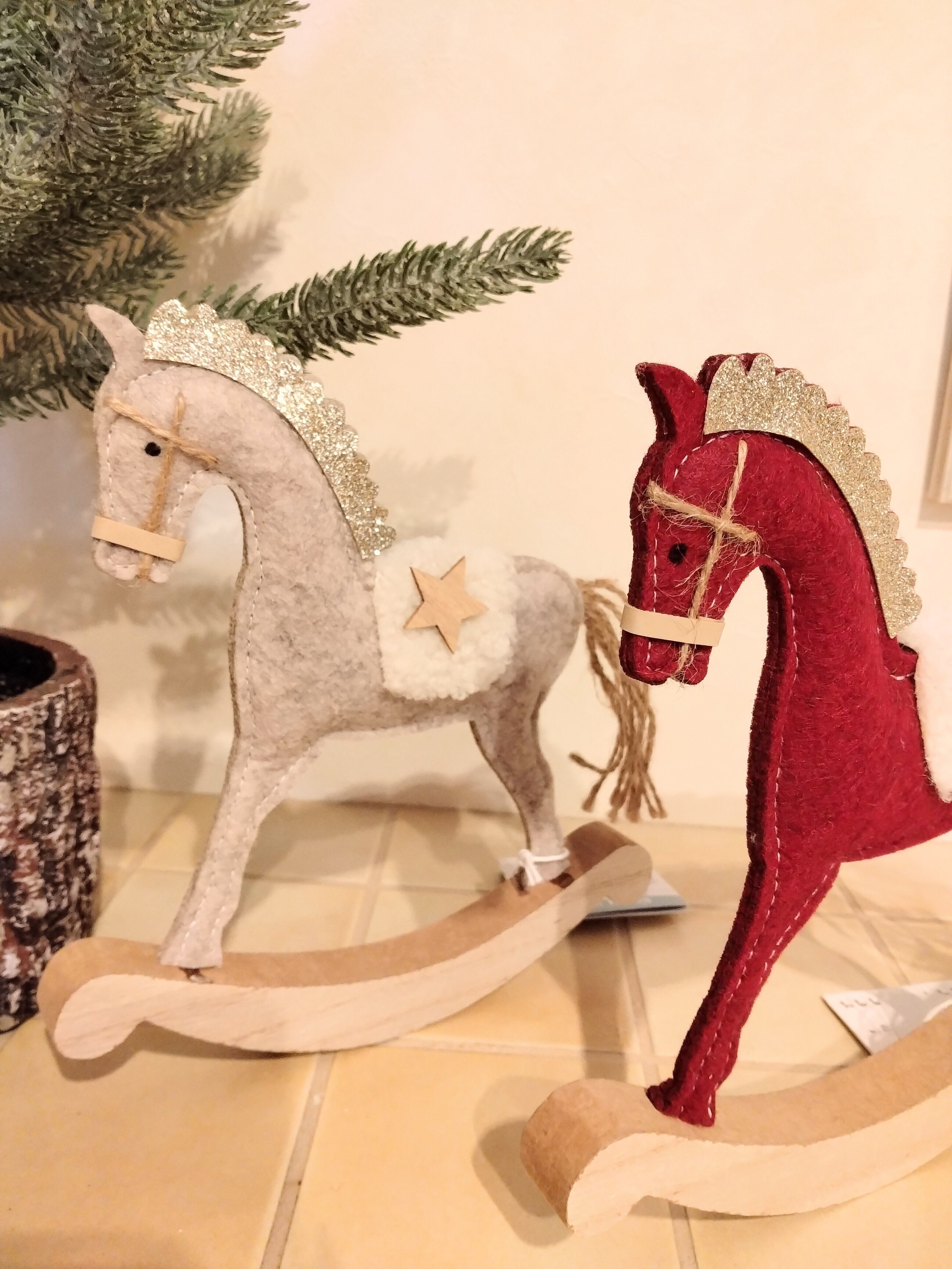立ち飾り「木馬」赤 クリスマス/オーナメント/インテリア/置物/玩具/馬
