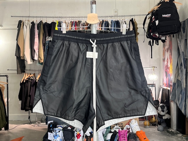 NIKE × FEAR OF GOD STRETCH SHORT BLACK MEDIUM BV4420-010 58779