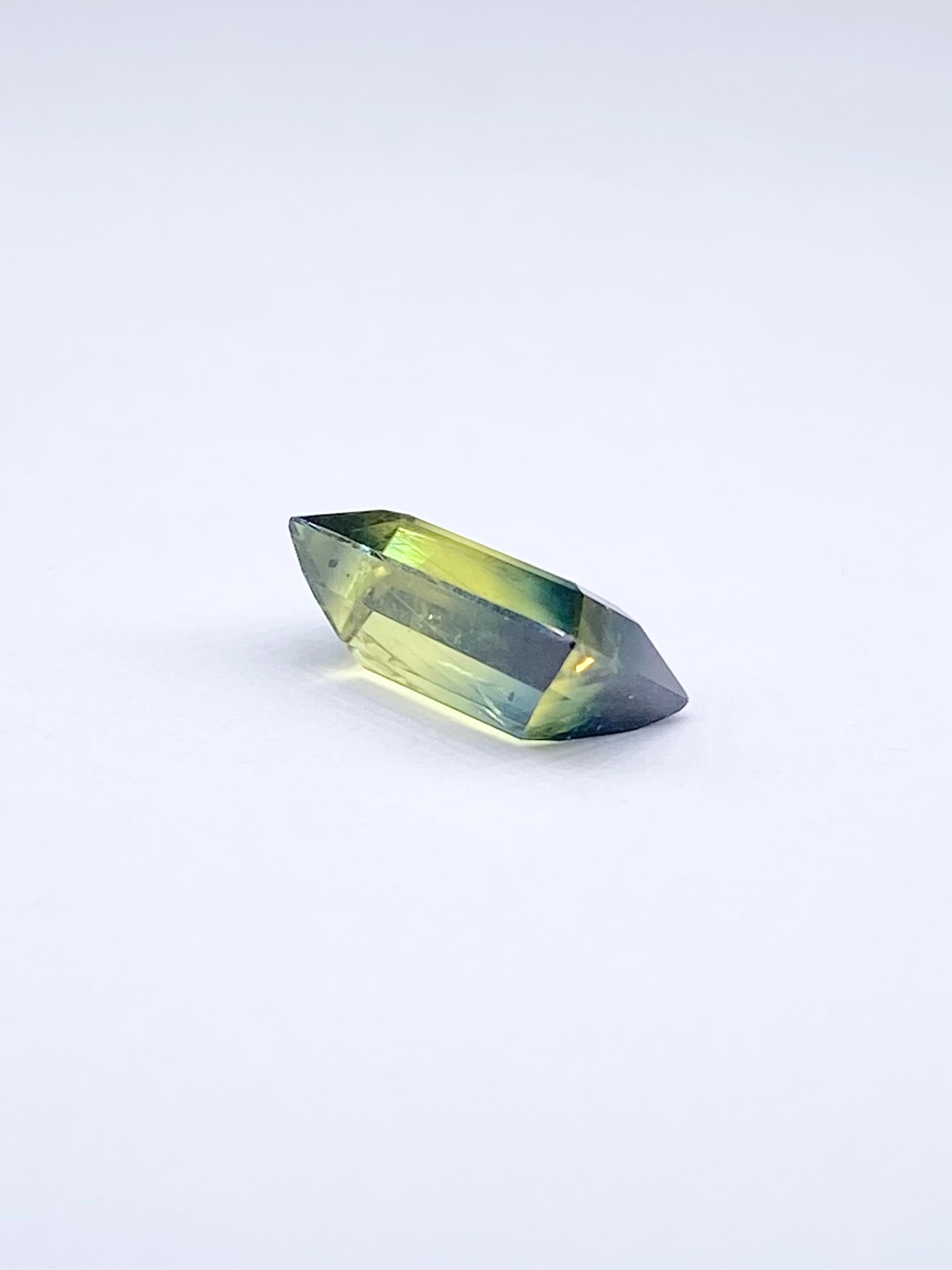 バイカラーサファイア 2.48ct ルース | シークレットベースジュエリー