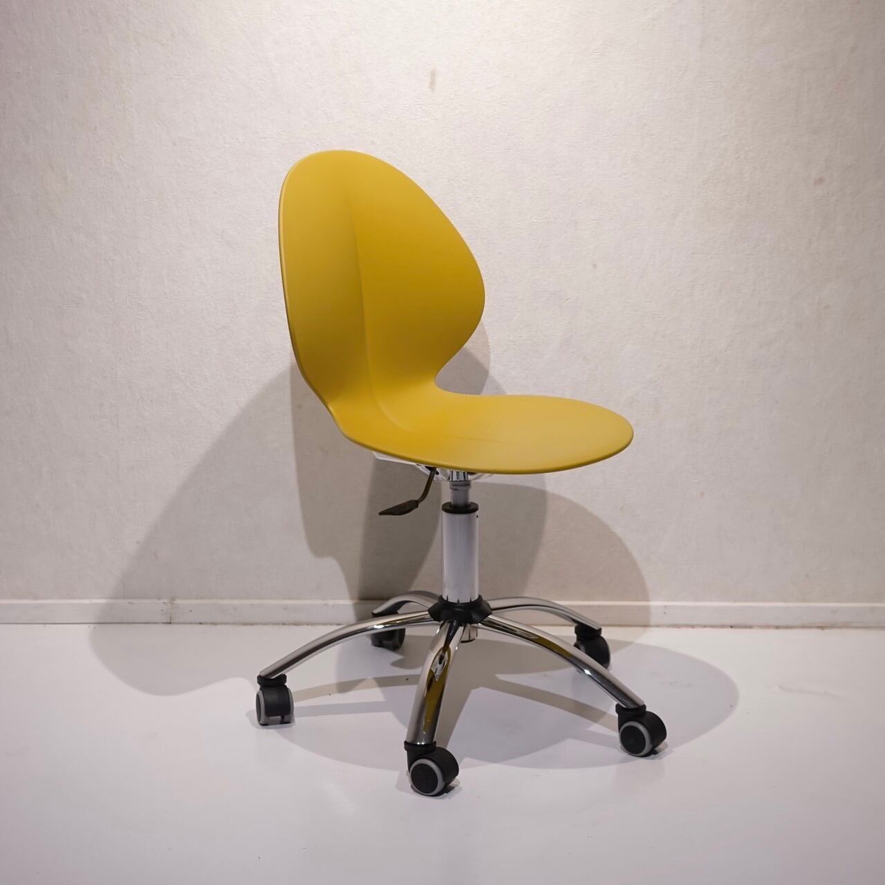 Calligaris カリガリス BASIL バジル オフィスチェア デスクチェア