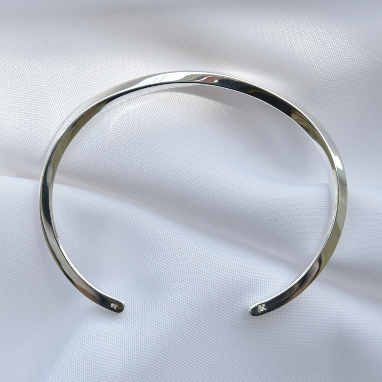 "HINERI" Silver950 Bangle Regular