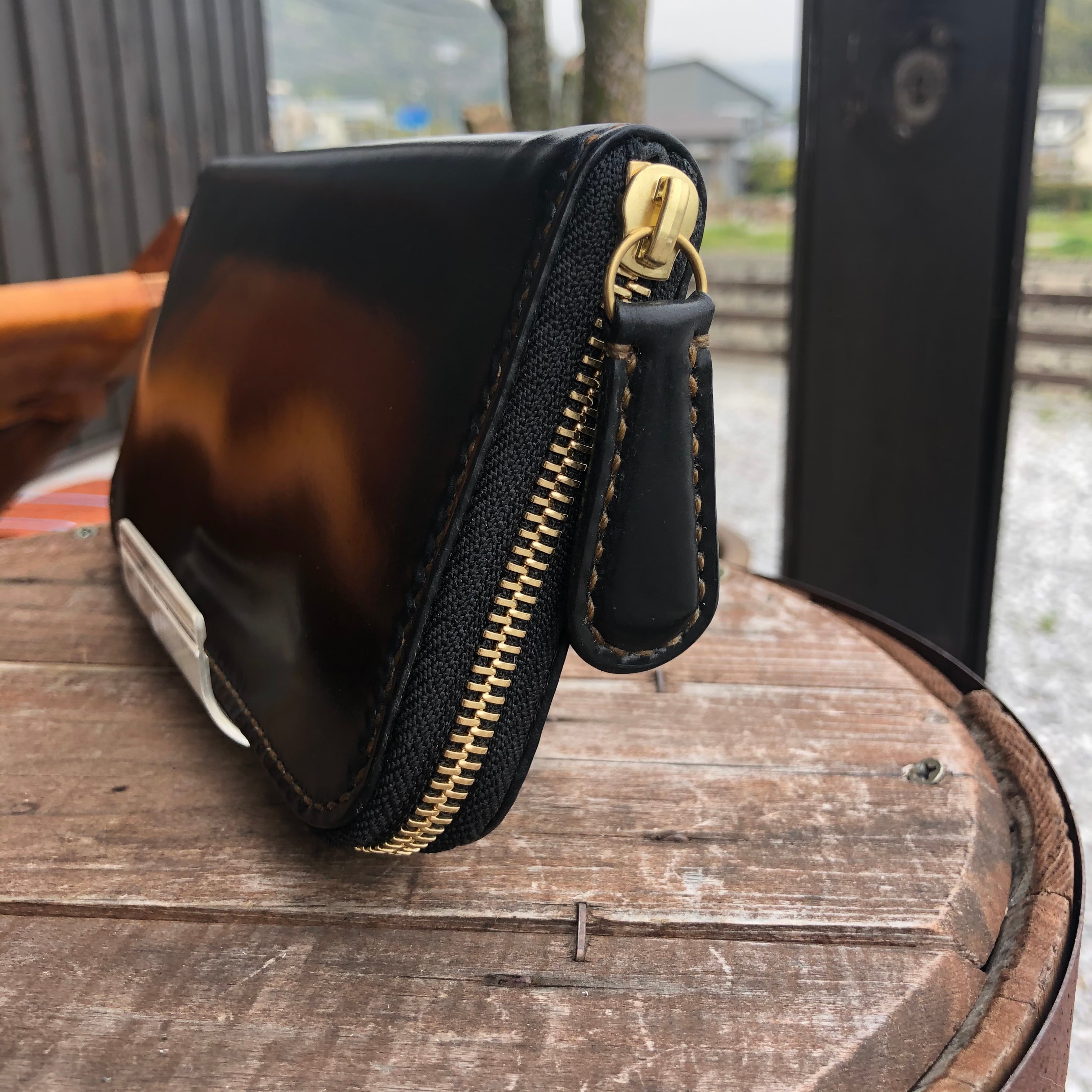 code47L レザーウォレット 大人も着やすいシンプルファッション