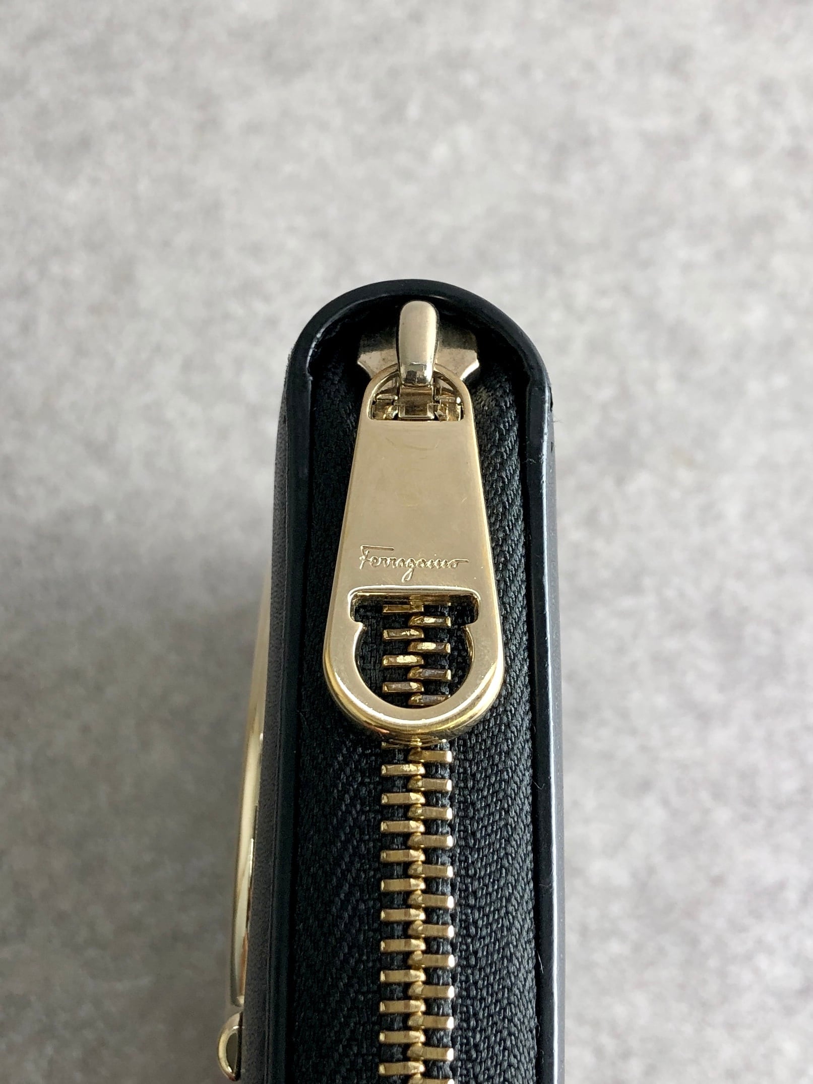 Salvatore Ferragamo サルヴァトーレ フェラガモ 財布 ブラック