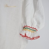フォークダンス 衣装 トップス ブラウス ホワイト系 花 花柄 刺繍 カラフル ハンガリー製 襟 白 緑 黄 青 赤 華やか かわいい ダンス衣装 練習 レッスン イベント おしゃれ レッド系 グリーン系 ピンク系 ブルー系 オレンジ系 イエロー系