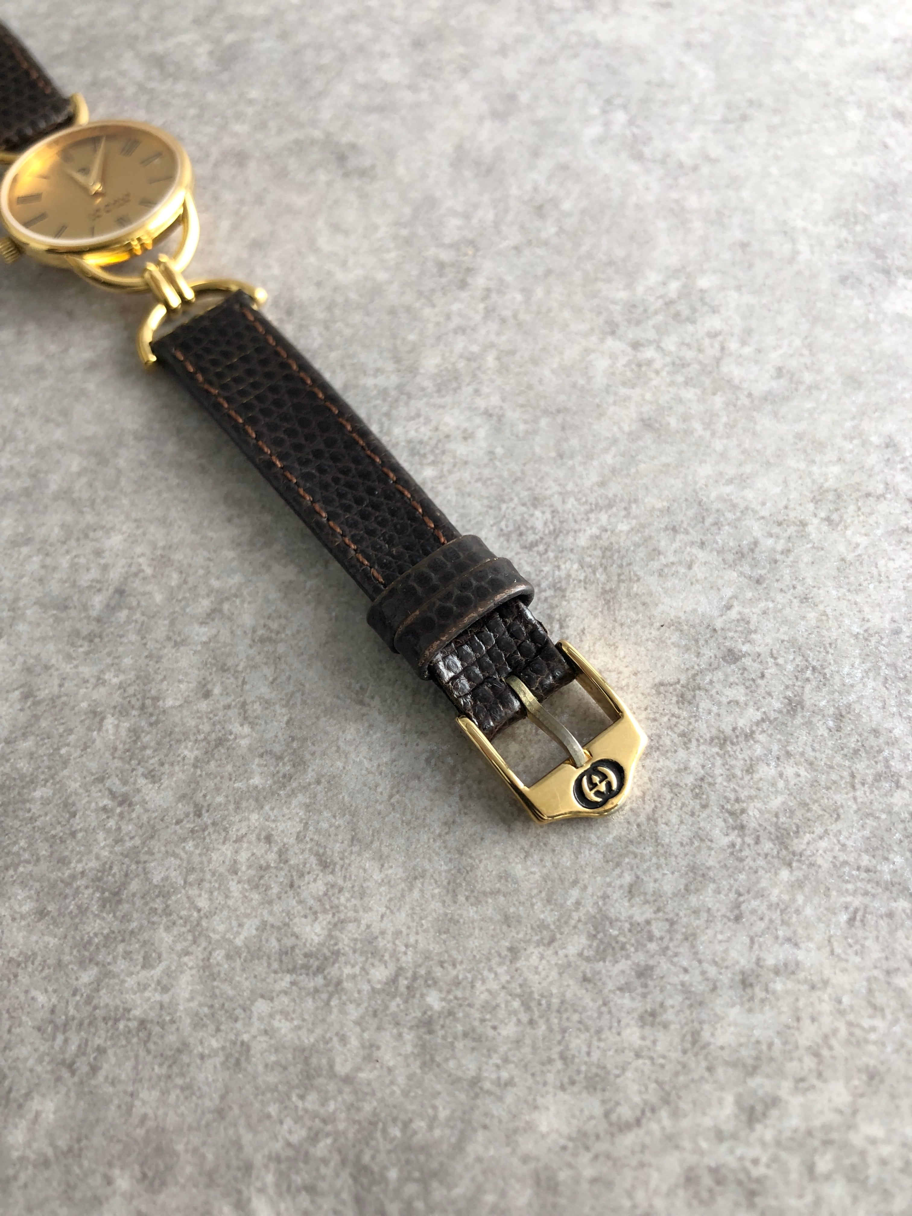 ✨️美品✨️グッチ腕時計　ゴールド　ブラックレザー GUCCI グッチ 腕時計 ゴールド レザー クウォーツ 6000L vintage