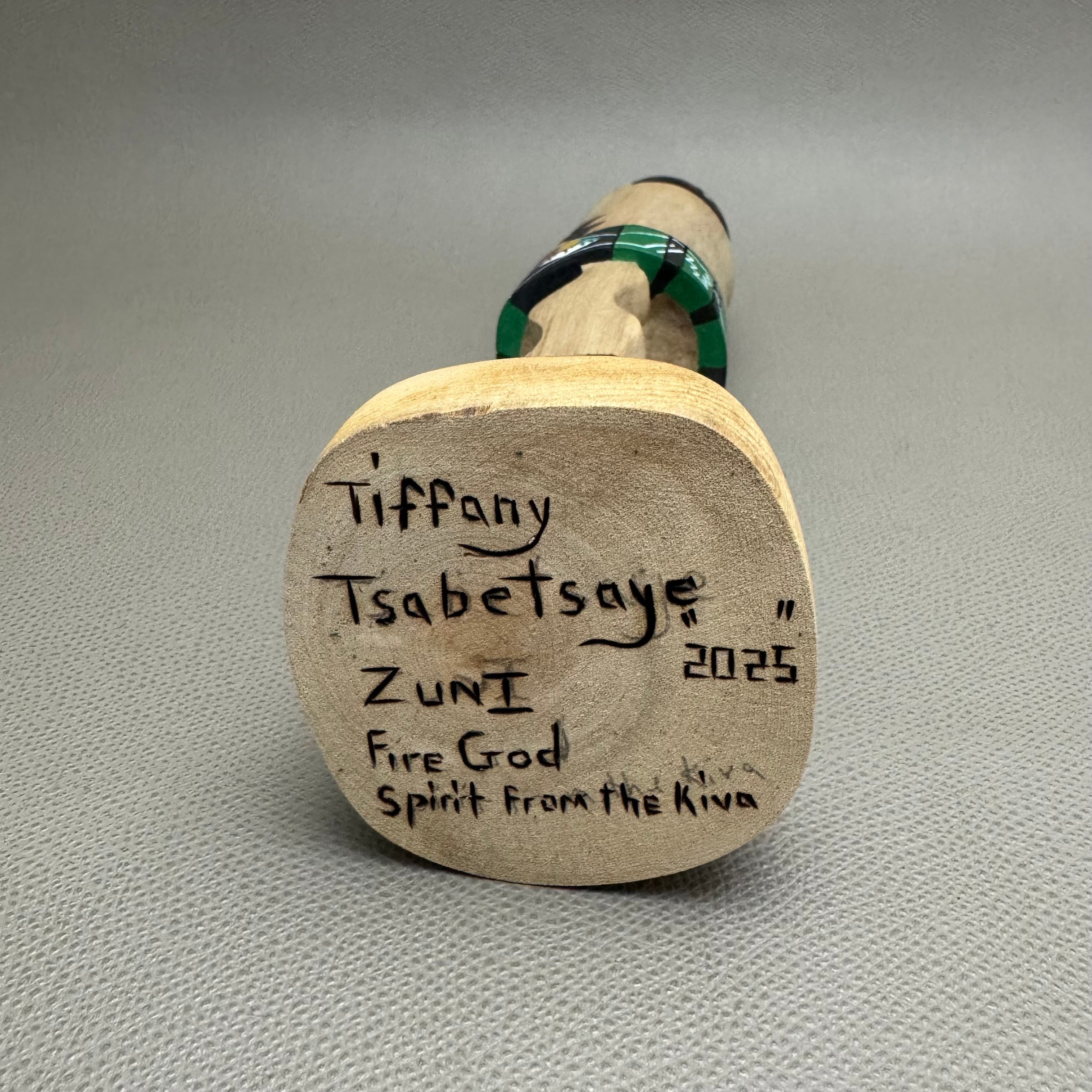ZUNI（ズニ）族 Tiffany Tsabetsaye（ティファニー・ツァベツァイ）作