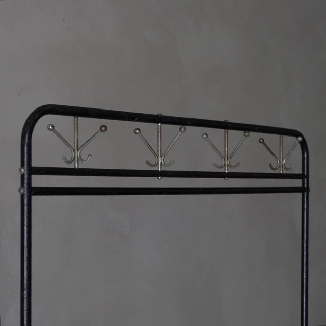 Hanger rack