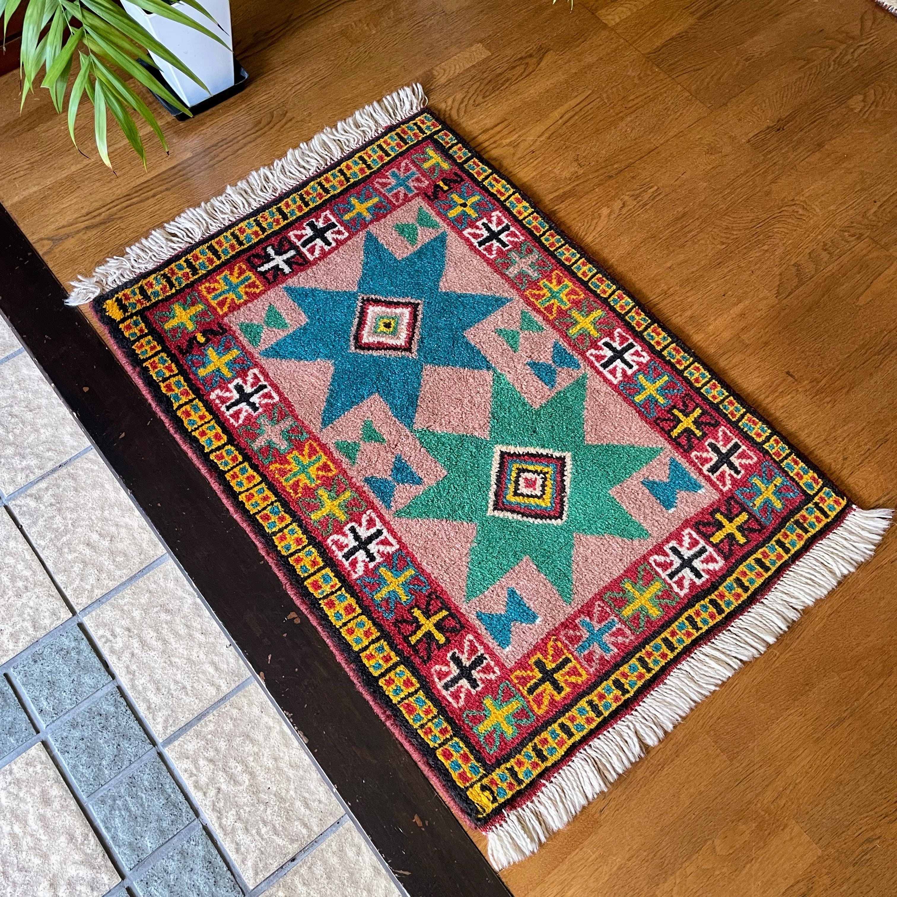 ギャッベ丸 ペルシャ 本物 手織りロリバフ サイズ 54\54cm ギャッベ丸 ペルシャ 本物 手織り ロリバフブランド サイズ 54/54cm