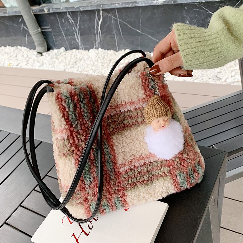 2020年秋冬のファーリーバッグ新しいトレンディなファッションネットレッドキュートな女性バッグウエスタンスタイルワイルドワンショルダー脇の下バッグ Tiancai_Wing_Bag1235581194